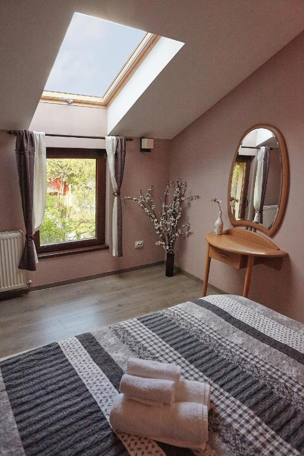 Apartament Rozelor Brasov Exterior photo