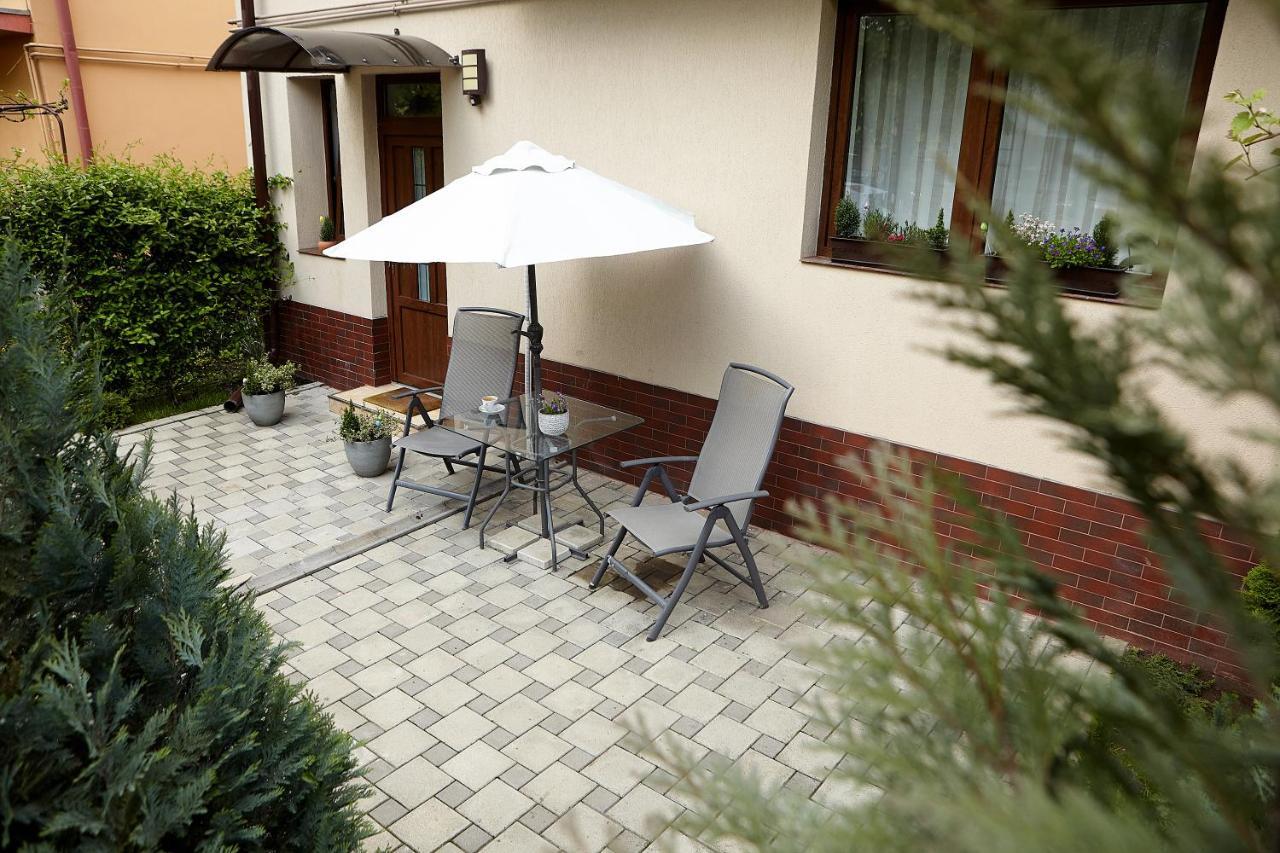 Apartament Rozelor Brasov Exterior photo